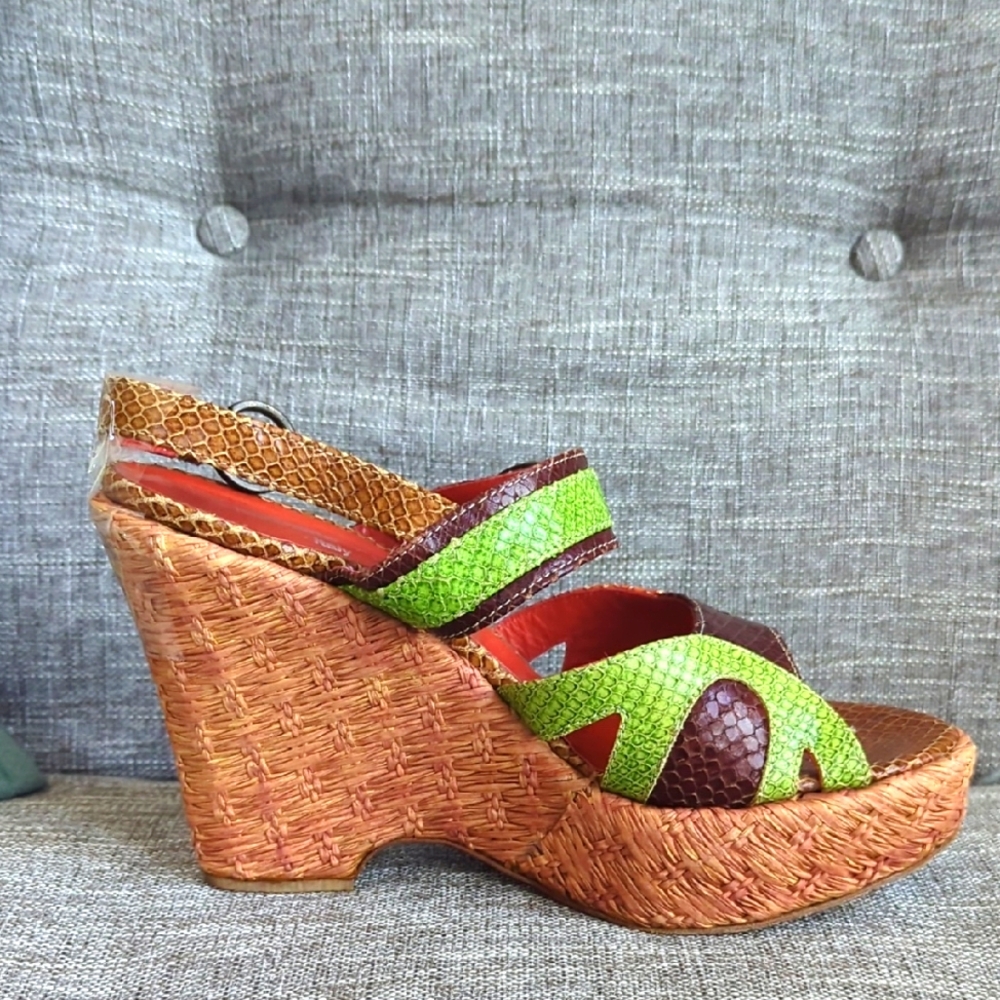 Isabella Fiore Green and Brown Wedge Platform Wicker Sandals Size M